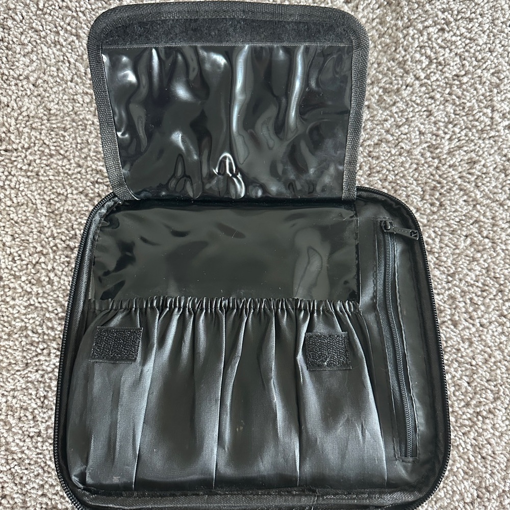 RELAVEL— Makeup Case - Picture 3 of 5